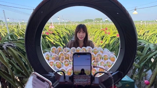 廣東農(nóng)產(chǎn)品產(chǎn)地直播帶貨成效顯著 廣東農(nóng)產(chǎn)品產(chǎn)地直播帶貨成效顯著